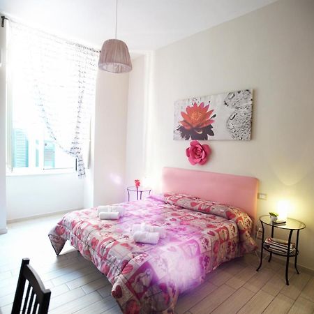 ナポリ Domus Armenio Bed & Breakfast エクステリア 写真