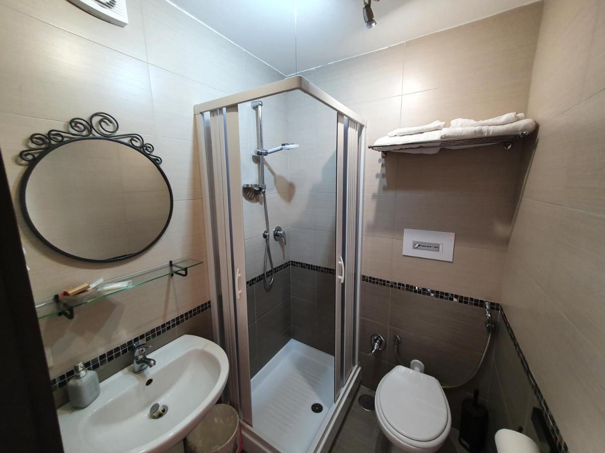 ナポリ Domus Armenio Bed & Breakfast エクステリア 写真