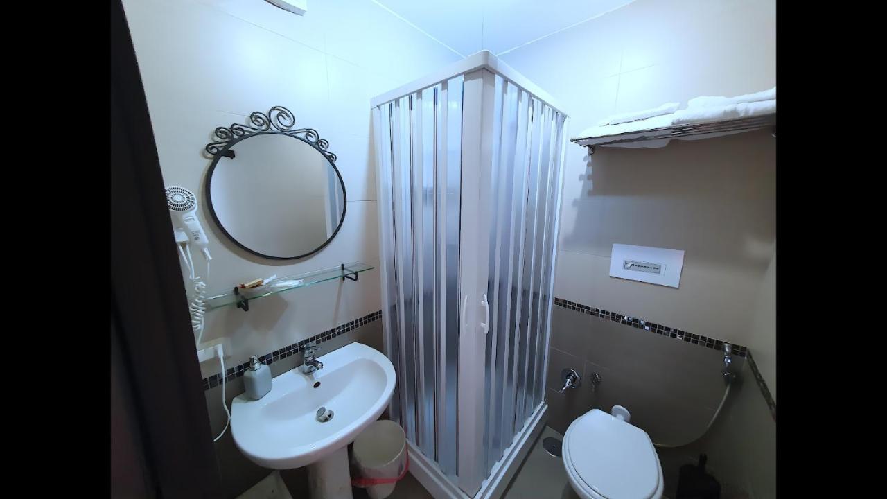 ナポリ Domus Armenio Bed & Breakfast エクステリア 写真
